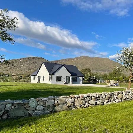 Rolling Hills Villa Westport Exterior photo