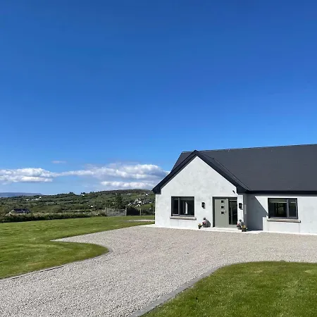 Rolling Hills Villa Westport Exterior photo